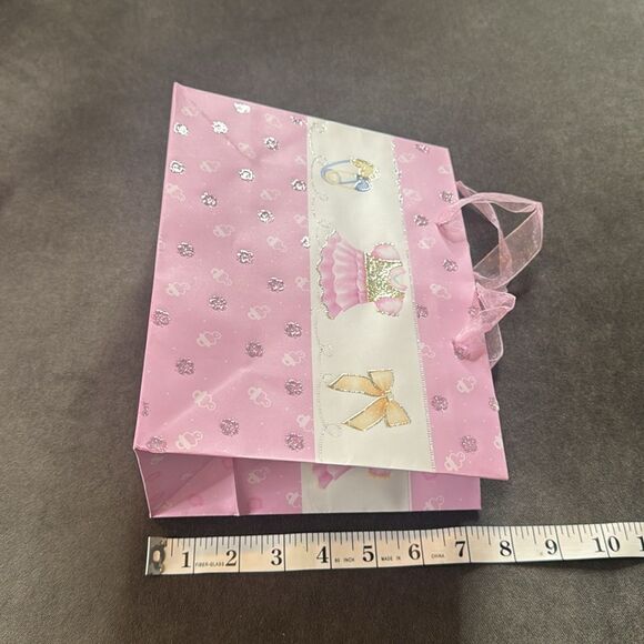 Baby Shower Gift Bags 12 Pack Ribbon Handles 3 Designs Yellow Pink Green NEW - Picture 4 of 11